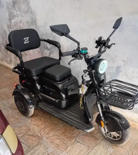 Triciclo elétrico