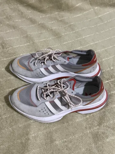 Tênis Adidas Esiod