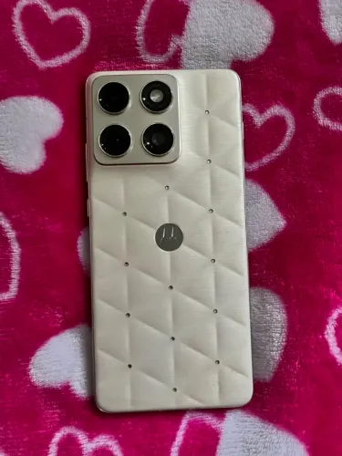 Motorola Edge 70 Swarovski