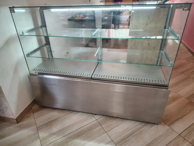 Expositora seminova inox vitrine glass, Para bolos e doces