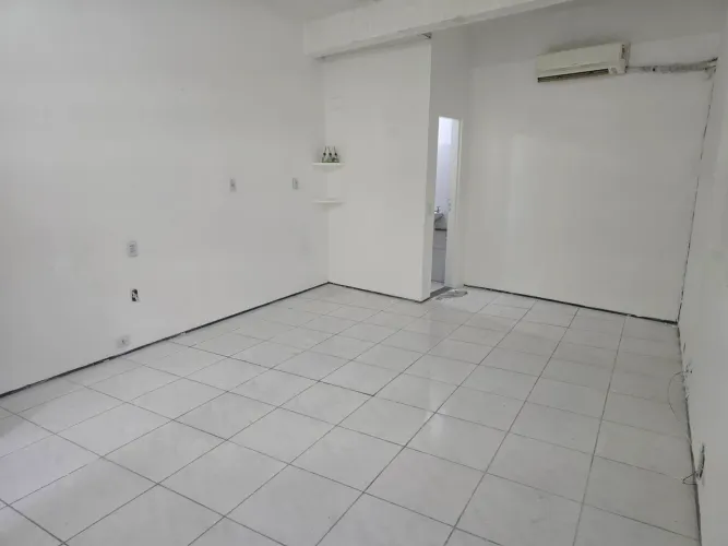 Sala Comercial no Melhor da Av Alberto Sá 