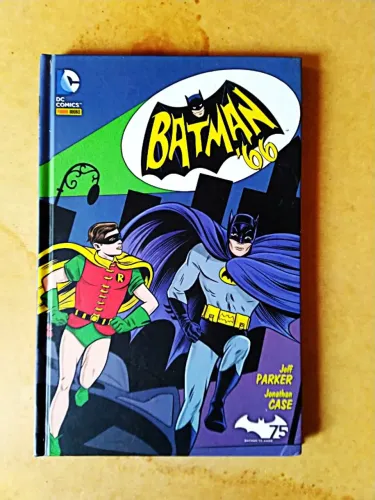 HQ BATMAN'66 VOL 1 DC COMICS CAPA DURA PANINI PARTICULAR PLÁSTICO RARIDADE