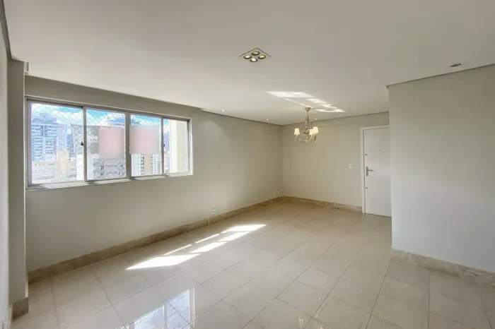 Imóvel para venda tem 110 metros quadrados com 3 quartos em Funcionários - Belo Horizonte