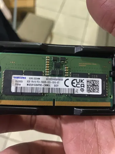 Memória RAM Samsung 8 GB DDR5 5600 MHz SO-DIMM para notebook