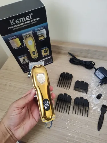 Maquina De Corte Profissional Kemei Km 135 com Visor de Bateria