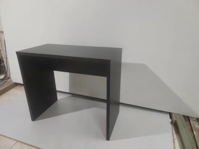 Mesa Escrivaninha em MDF laqueado cor Preta