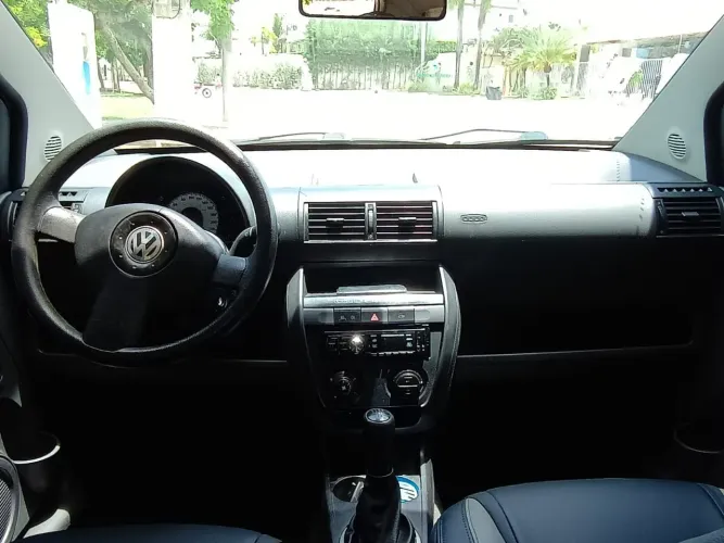 Volkswagen Crossfox 1.6 MI Total Flex 8V 5P 2009