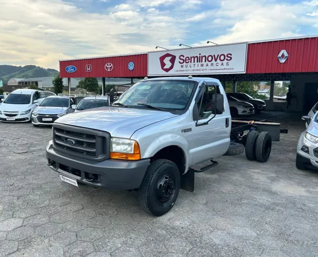 Ford F-4000 3.9 Turbo Intercooler Diesel 2P Manual 2005
