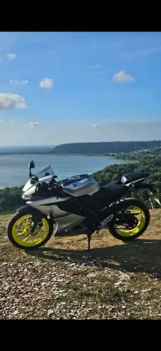 Yamaha R15