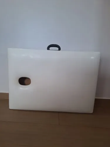 Maca maleta com orifício