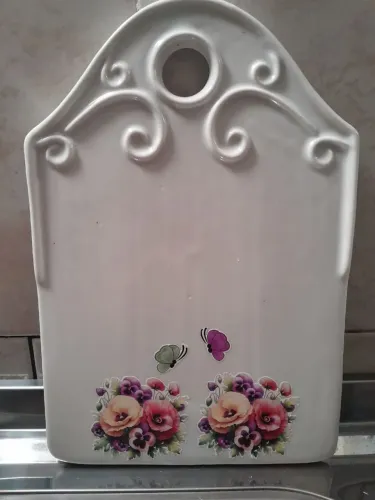 Tabua de corte decorativa em louça