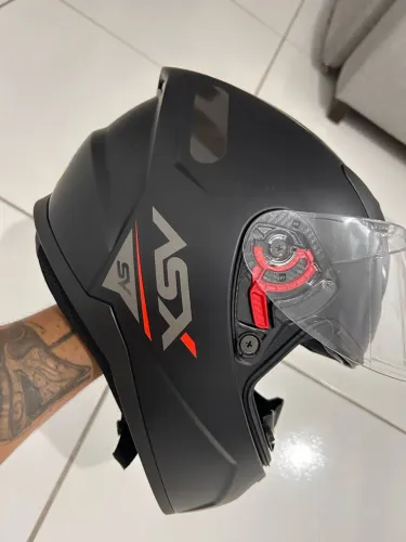 Capacete tamanho 55/56 ASX semi novo