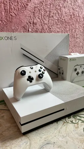 Xbox One S 1tb - Impecável