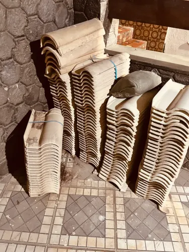 140 Telhas Bege - Resto de Obra com Desconto