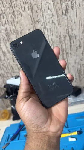 iPhone 8