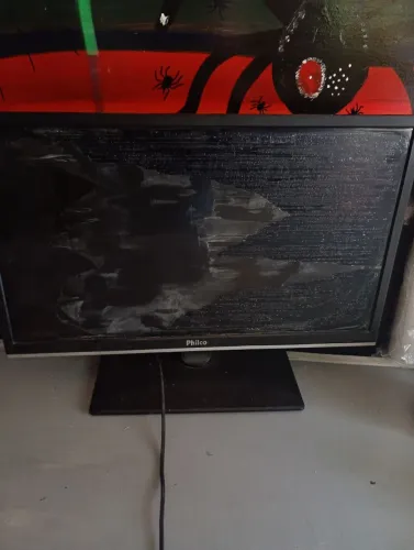 Vendo essa Tv com display quebrado 