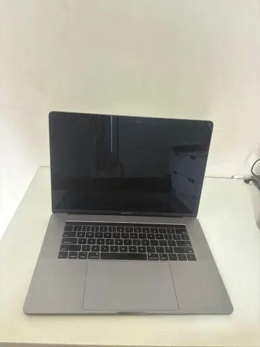 Macbook Pro 2018 / i9 / 16GB RAM / 512GB / 15 Pol