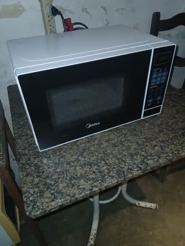 Micro-ondas marca Midea 20lts espelhado extra