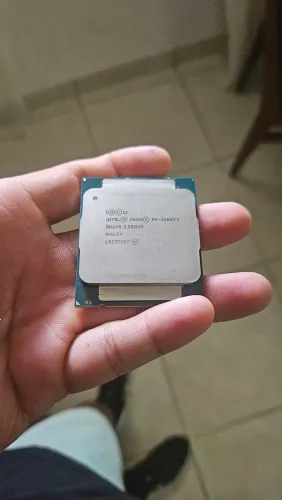 Processador Xeon E5 2660V3 (10 Nucleos x 20 Threads)