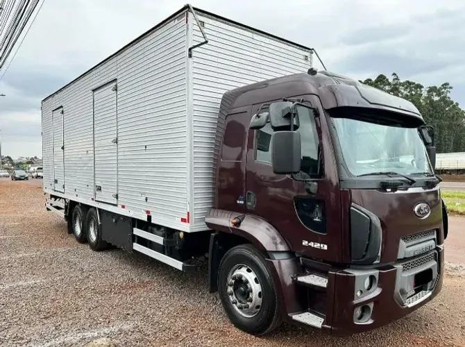 Ford cargo 2429 6x2 Ano 2015