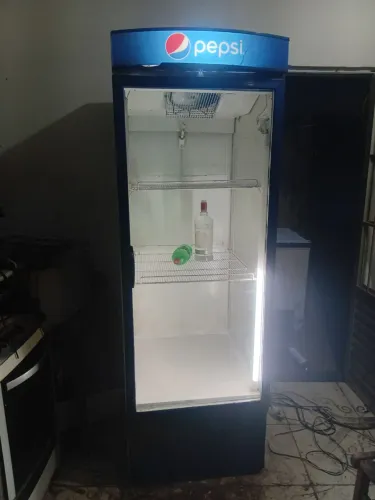 Frizer expositor metal frio 110 voltes frostifri seminova 1800 reais tel *69