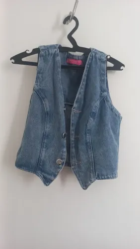 Colete Jeans Curto Feminino (Semi-novo / Usado apenas 3 vezes)