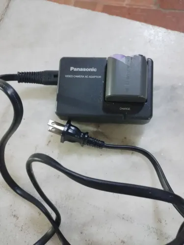 Carregador de bateria para câmera Panasonic PV-DAC14D  