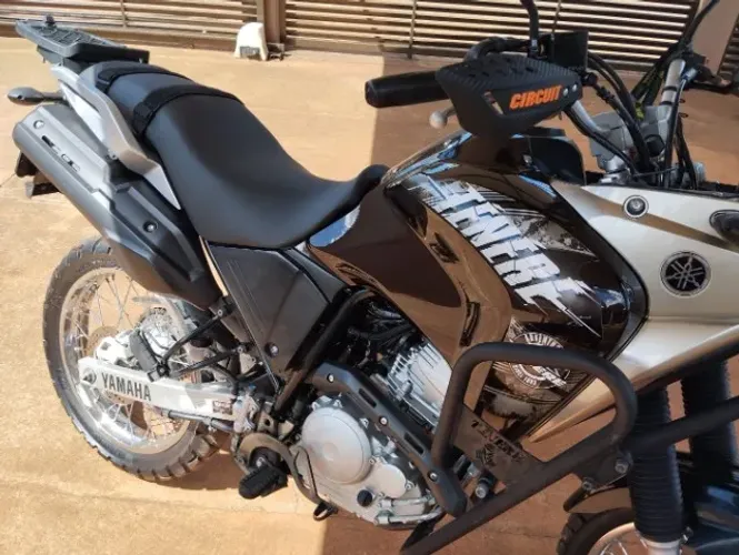 Yamaha XTZ 250 Teneré marrom