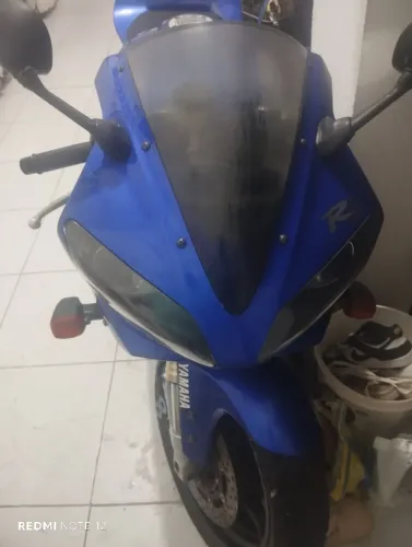 Moto 1000 cilindrada R1