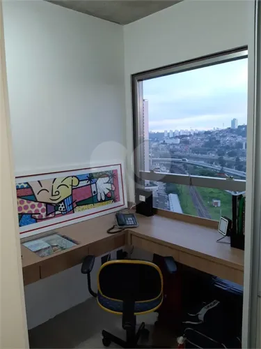 Apartamento totalmente mobiliado na Leopoldina com, 69 metros. Impecável, 1 dormitório,, 1