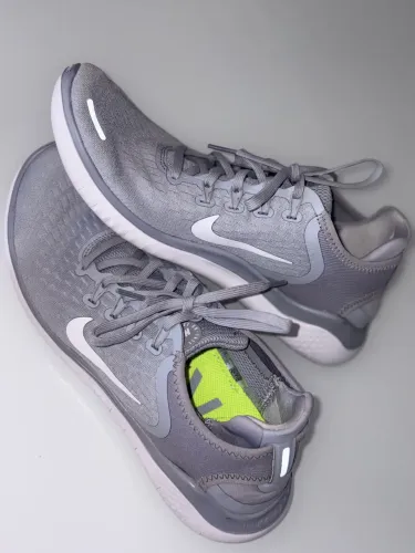 Nike Free RN 2018 - NOVO (nunca usado)