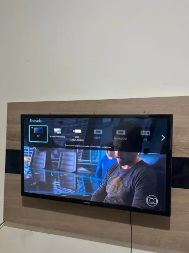 TV Samsung 32 Polegadas - Completa e em Perfeito Estado