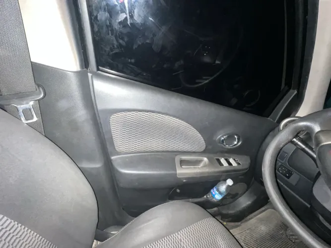 Nissan March SV 1.0 12V Flex 5P 2016