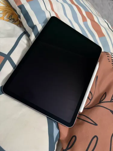 iPad Air 11? (M2) 256GB Cinza ? 2 anos de uso ? Saude de Bateria em 93%
