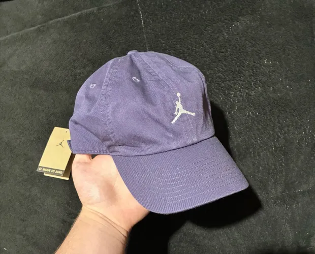 Boné Jordan roxo G