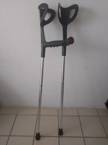 Par de Muletas Canadenses 120kg | Pouquíssimo uso
