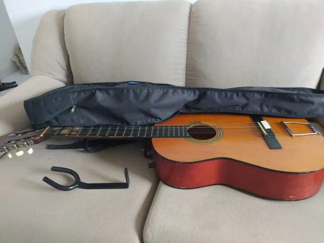 Violão eletroacústico Aria + suporte + bolsa de transporte