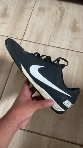 Chuteira Nike beco 2