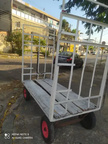 Carrinho pranchão semi novo