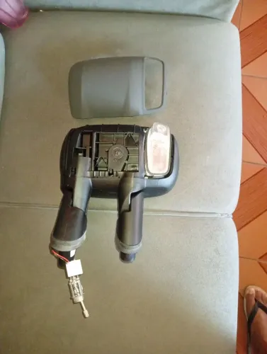 Vendo retrovisor original Doblo adventure lado esquerdo
