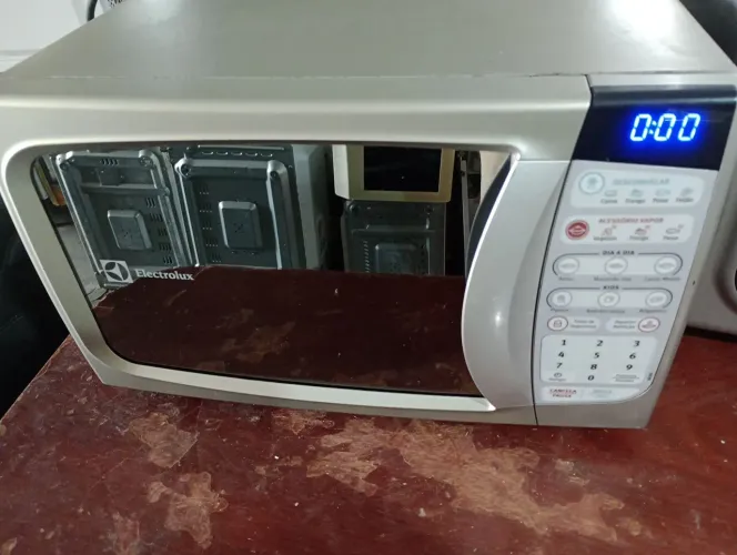 Microondas Eletrolux 20 lts