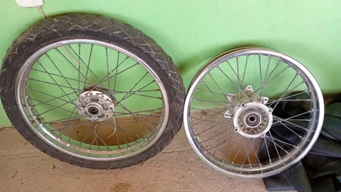 Calhas em excelente estado para bross abs