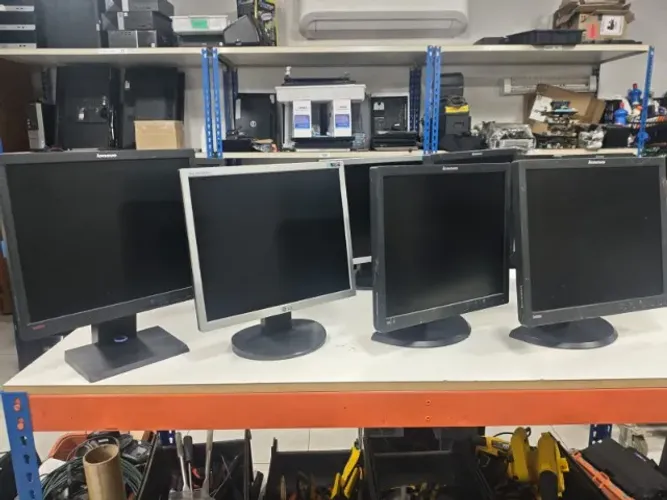 Lote de Monitores LCD (Lenovo, LG, HP) - R$ 35 a unidade ou Lote c/ 10 por R$ 250