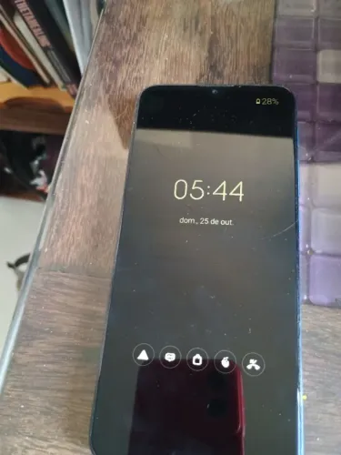 Celular Motorola One Fusion com 128Gb de memoria em excelente estado