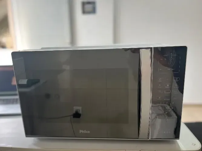 ? Micro-ondas Philco NOVO - Garopaba  Estou vendendo este micro-ondas Philco, modelo PMO4