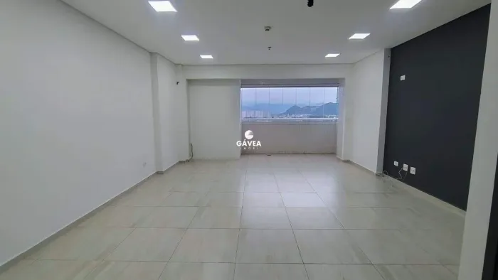 Conjunto Comercial/sala para aluguel no Centro em São Vicente.