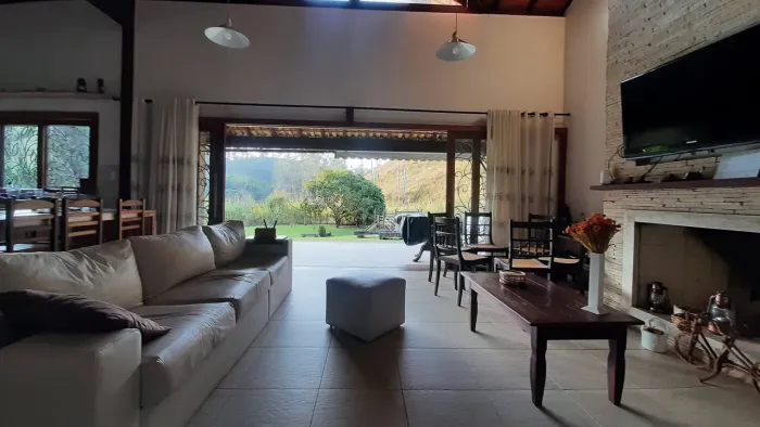 Chácara à venda, com área total de 20.000m², 3 quartos, no bairro Santa Cecília - Barra do