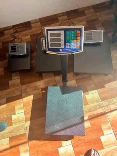 Grande promoção balança digital 150 Kg plataforma 30 por 40 seu ferro velho