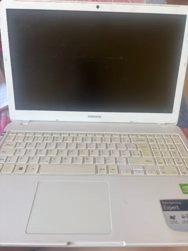 Notebook Samsung NP350XBE-XD2BR | Core i5 | 8GB RAM | HD 1TB | Tela 15,6?