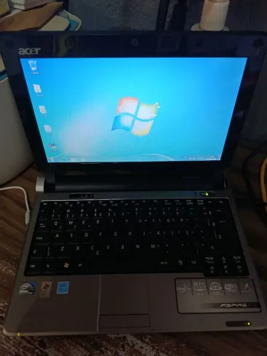 NETBOOK ACER ASPIRE ONE.